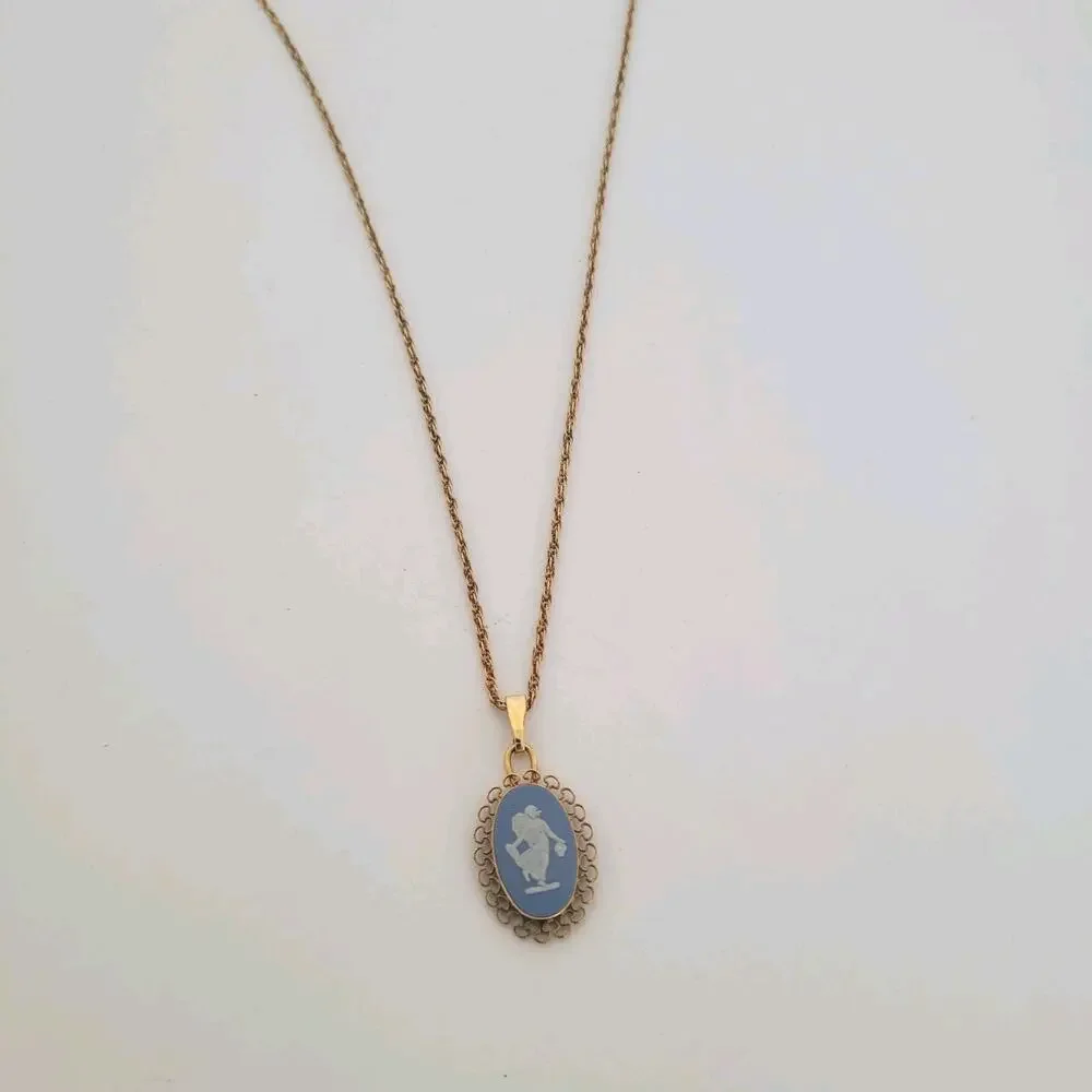 Vintage Pedant Necklace Cameo Fairy Winged Muse Wedgewood‎ Blue 18